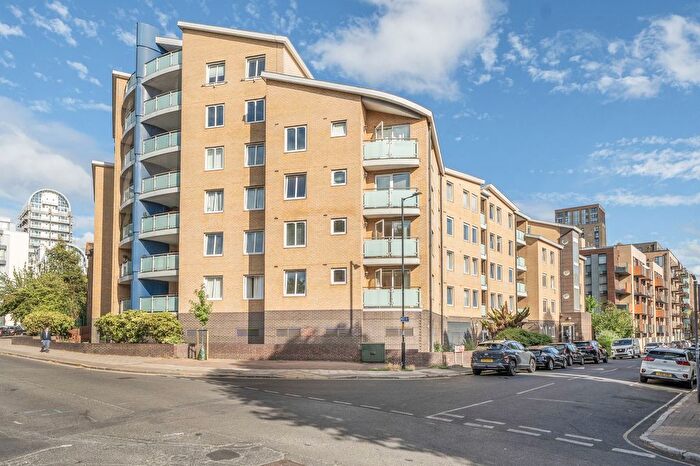 2 Bedroom Flat For Sale In Yeoman Street, London, SE8