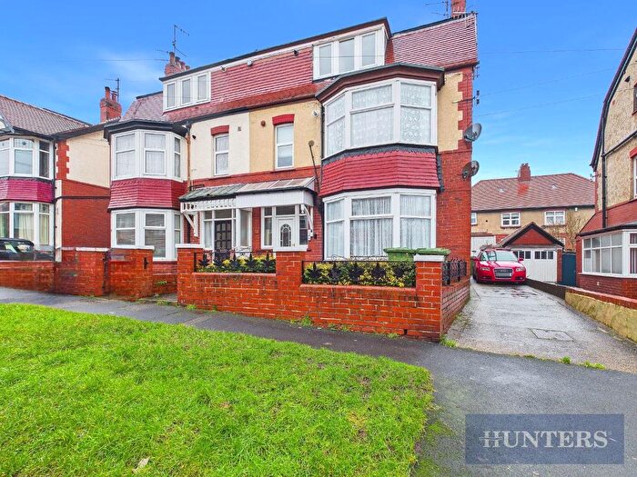 1 Bedroom Flat For Sale In Devonshire Drive, Scarborough, YO12