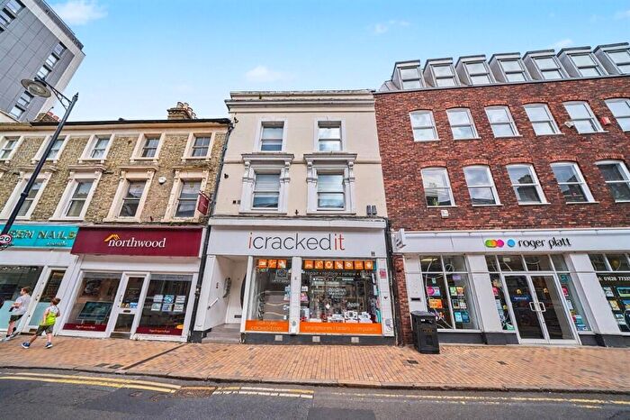 1 Bedroom Flat For Sale In Queen Street, Maidenhead, SL6