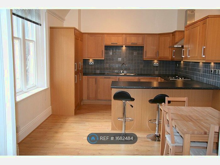 3 Bedroom Flat To Rent In Sheffield, Sheffield, S10