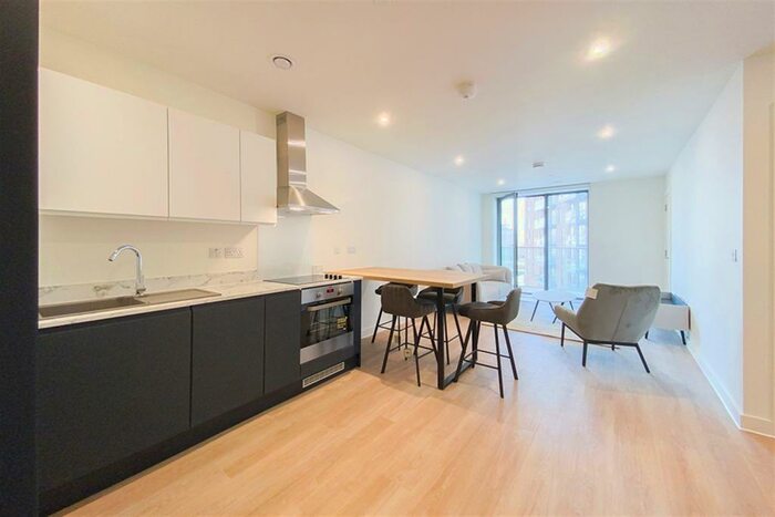 2 Bedroom Apartment To Rent In Exchange Point, M3