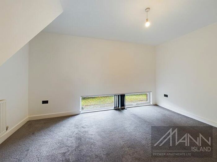 2 Bedroom Detached House To Rent In Glen Morag Gardens, Rochdale, OL11