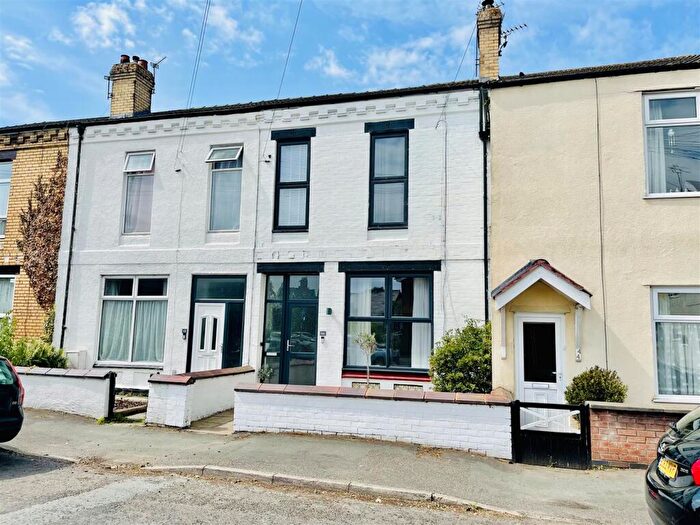 3 Bedroom Terraced House For Sale In Station Road, Lostock Gralam, Northwich, CW9
