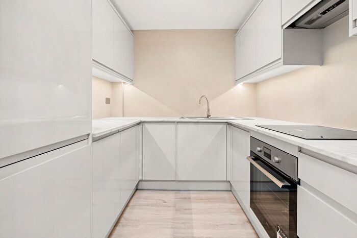 2 Bedroom Flat To Rent In Old Street, Hoxton, EC1V