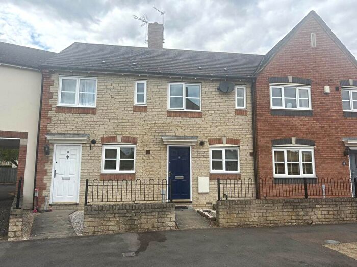 2 Bedroom Terraced House To Rent In Mallards Way, Bicester, OX26