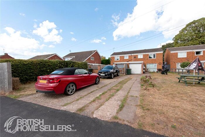 3 Bedroom Semi-Detached House For Sale In Charter Avenue, Coventry, West Midlands, CV4