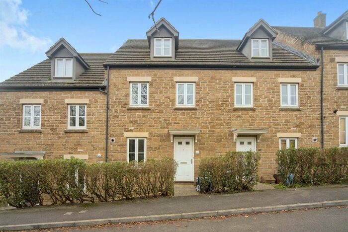 3 Bedroom Terraced House To Rent In Bell Chase, Yeovil, BA20