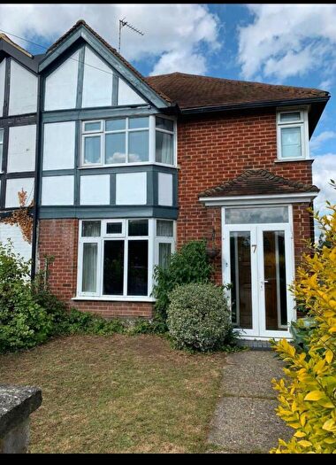 5 Bedroom End Of Terrace House To Rent In Garden Road, Walton-on-Thames, KT12