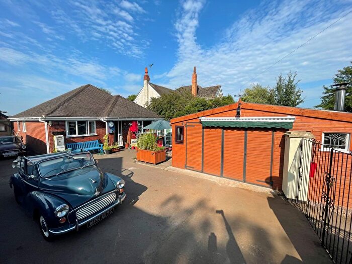 3 Bedroom Bungalow For Sale In Bransford, Worcester, Worcestershire, WR6