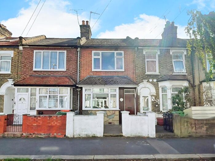 3 Bedroom Terraced House To Rent In Upperton Road West, London, E13