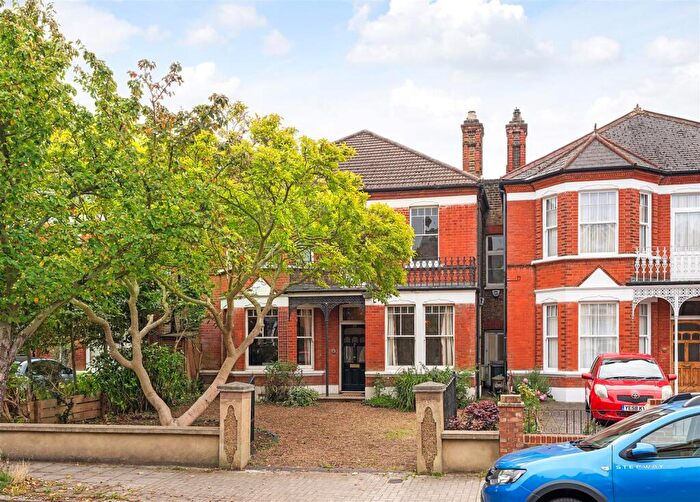 4 Bedroom Link Detached House For Sale In Idmiston Road, West Norwood, SE27