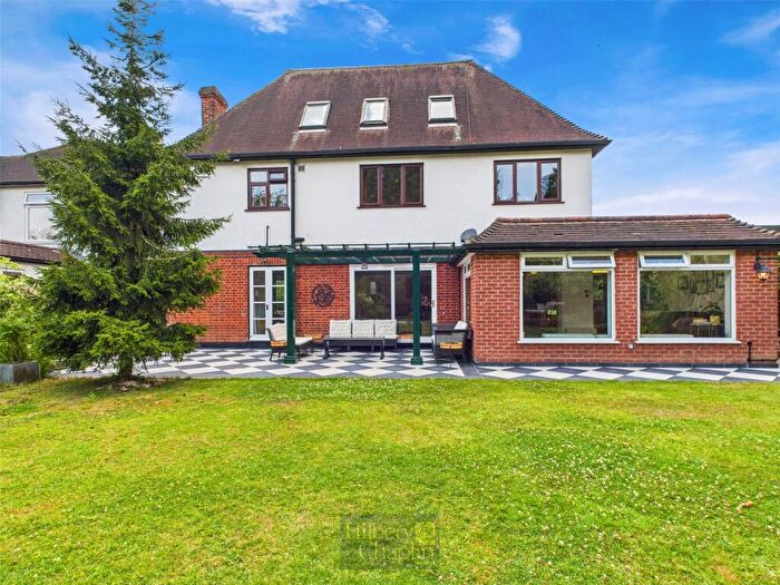 5 Bedroom Detached House For Sale In Wansford Close, Brentwood, Essex, CM14