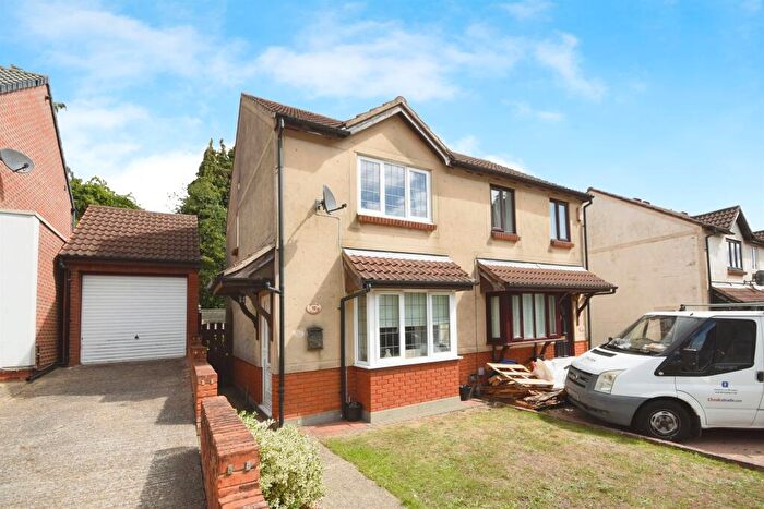 2 Bedroom Semi-Detached House For Sale In Windmill Heights, Billericay, CM12