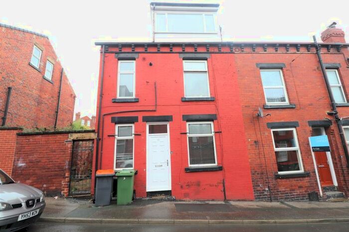 2 Bedroom End Of Terrace House To Rent In Moorfield Grove, LS12