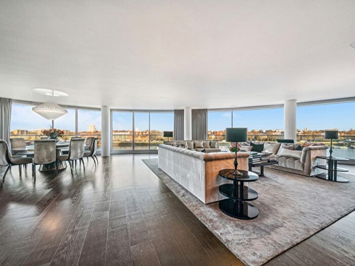 4 Bedroom Flat To Rent In Hester Road, London, SW11