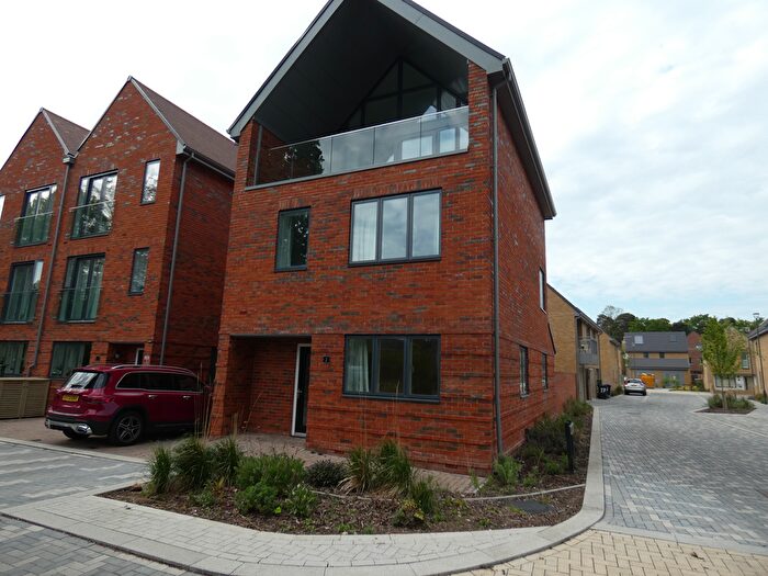 4 Bedroom Property To Rent In Azure Grove, Sheerwater, GU21