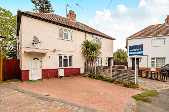 3 Bedroom Semi-Detached House For Sale In Mead Close, Slough, Berkshire, SL3
