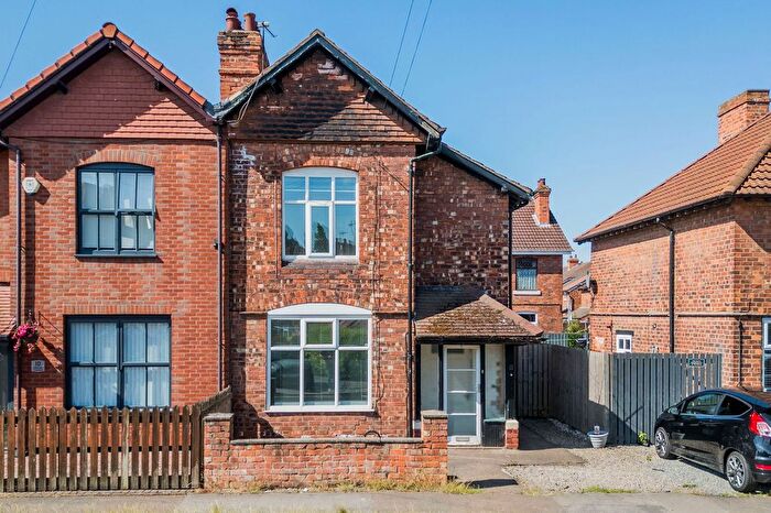 3 Bedroom Semi-Detached House For Sale In Olympia Crescent, Selby, YO8