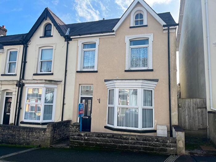 5 Bedroom End Of Terrace House For Sale In Alan Road, Llandeilo, Carmarthenshire., SA19