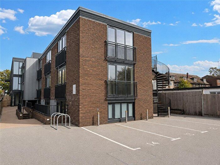 1 Bedroom Flat To Rent In Tealing Drive, Epsom, Surrey, KT19