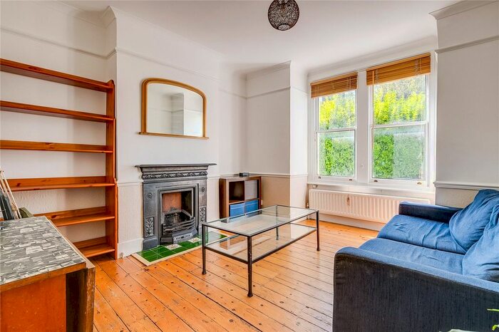 1 Bedroom Flat To Rent In Dingwall Road, London, SW18