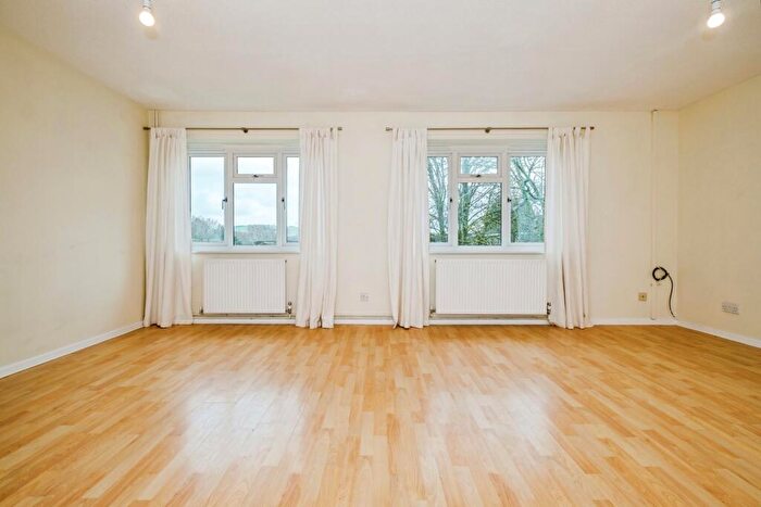 2 Bedroom Flat For Sale In Toomey Road, Steyning, West Sussex, BN44