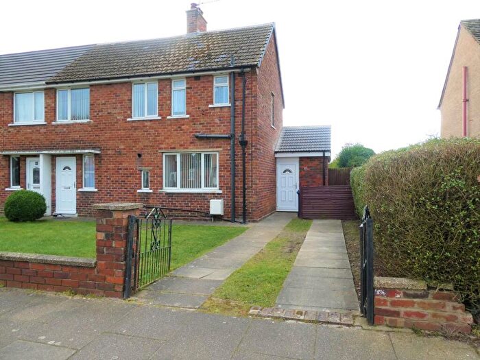 3 Bedroom Semi-Detached House To Rent In Hawthorn Avenue, Armthorpe, DN3