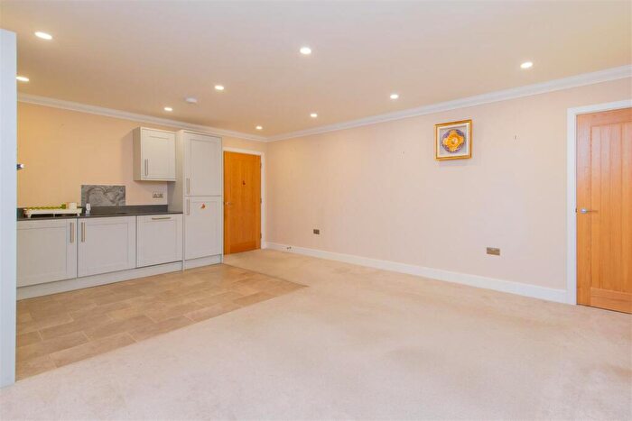 1 Bedroom Apartment For Sale In Broad Green, Wellingborough, NN8