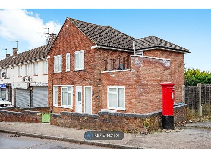 2 Bedroom Maisonette To Rent In Hobbs Hill Road, Hemel Hempstead, HP3