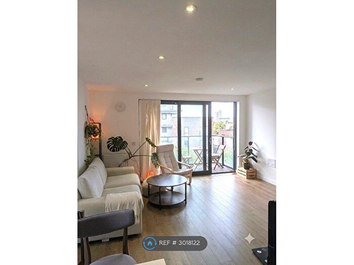 1 Bedroom Flat To Rent In Chadwick Court, London, E14