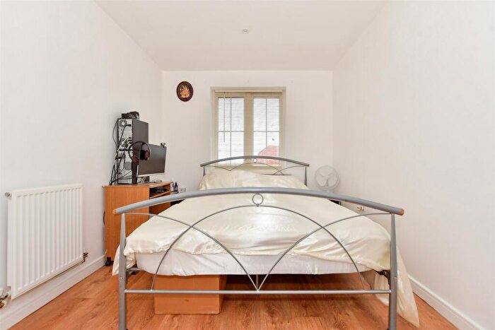 3 Bedroom Semi Detached House For Sale In Harrison Road, Aylesham, Canterbury, Kent, CT3
