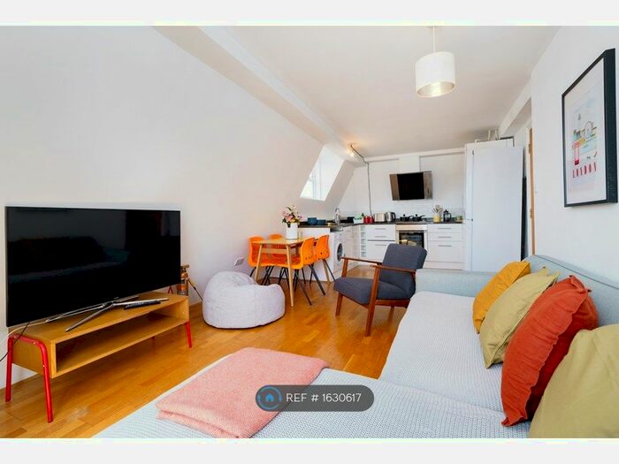 2 Bedroom Flat To Rent In Forest Road, London, E8