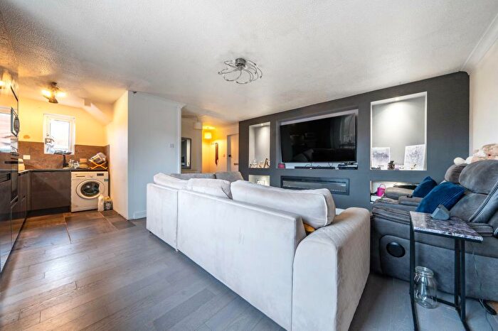 1 Bedroom Flat For Sale In Bicester, Oxfordshire, OX26