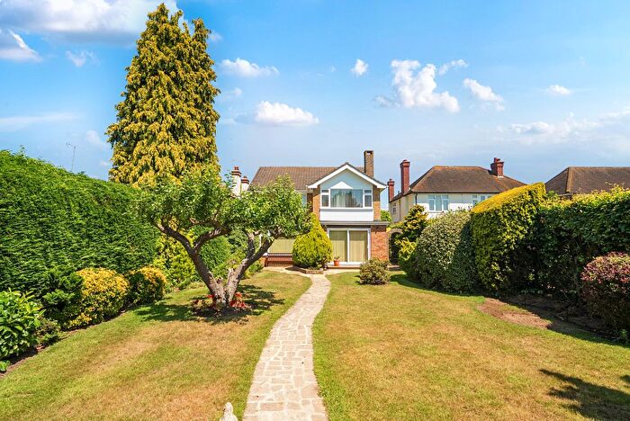 4 Bedroom Detached House To Rent In Between Streets, Cobham, KT11