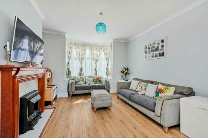 3 Bedroom Terraced House To Rent In St. James Road, Tooting, CR4