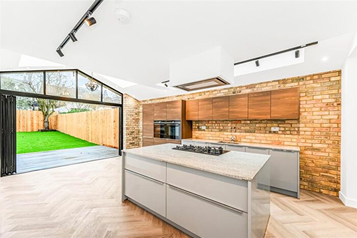 4 Bedroom Property For Sale In Hillcrest Road, London, E17