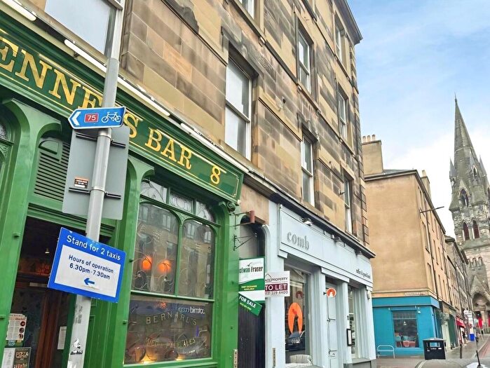 3 Bedroom Flat To Rent In Leven Street, Edinburgh, Midlothian, EH3