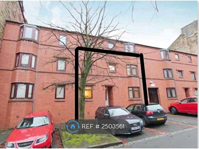 3 Bedroom Maisonette To Rent In Eldon Court, Glasgow, G11