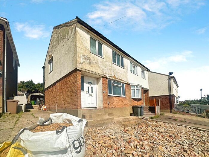 3 Bedroom Semi-Detached House For Sale In Pennine Avenue, Luton, Bedfordshire, LU3