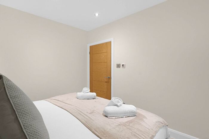 2 Bedroom Detached House To Rent In Ellingham Road, Chessington, KT9