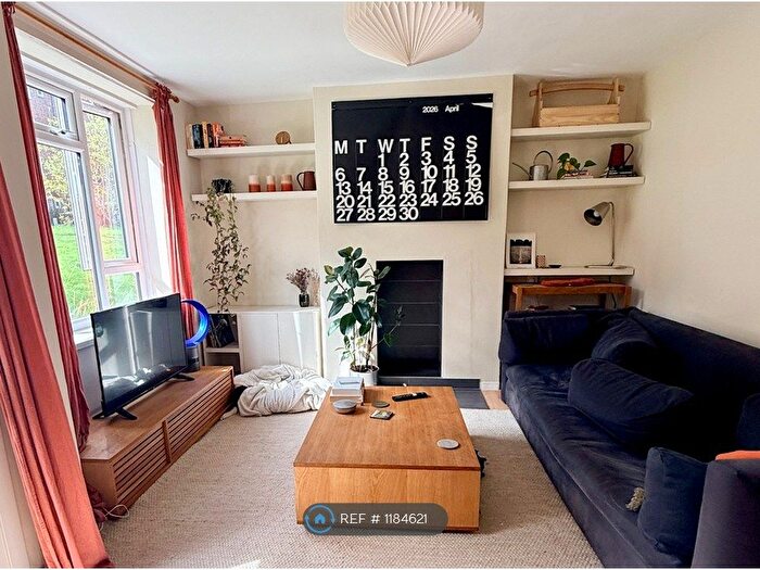 2 Bedroom Flat To Rent In Whitnel Way, London, SW15