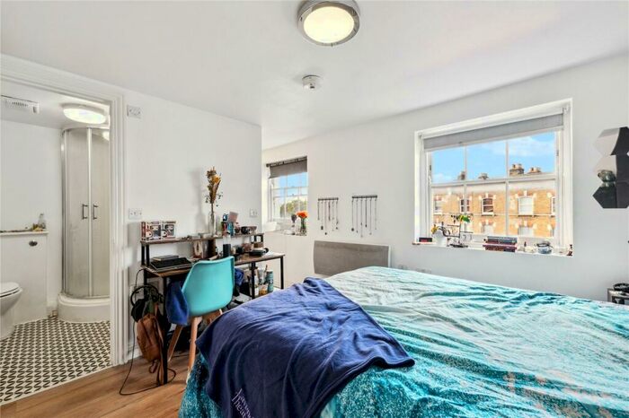 Flat To Rent In Camden High Street, Camden Town, NW1