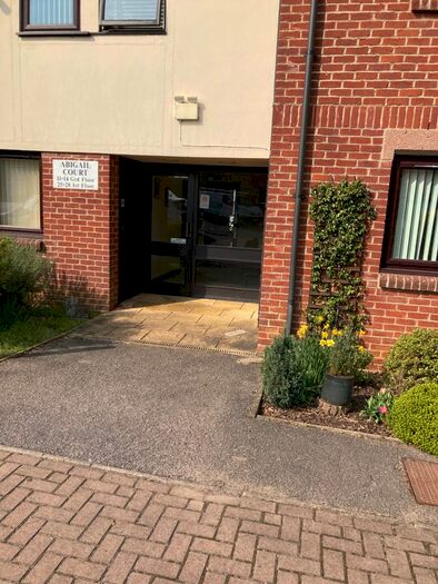 1 Bedroom Flat To Rent In Abigail Court, Ongar, CM5