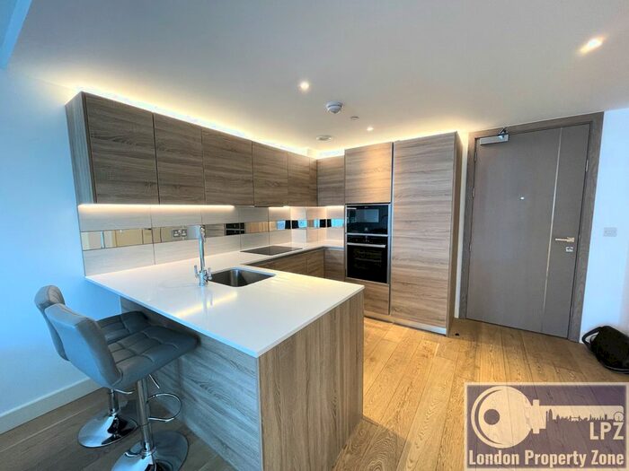 2 Bedroom Flat To Rent In Duke Of Wellington Avenue, Woolwich, SE18