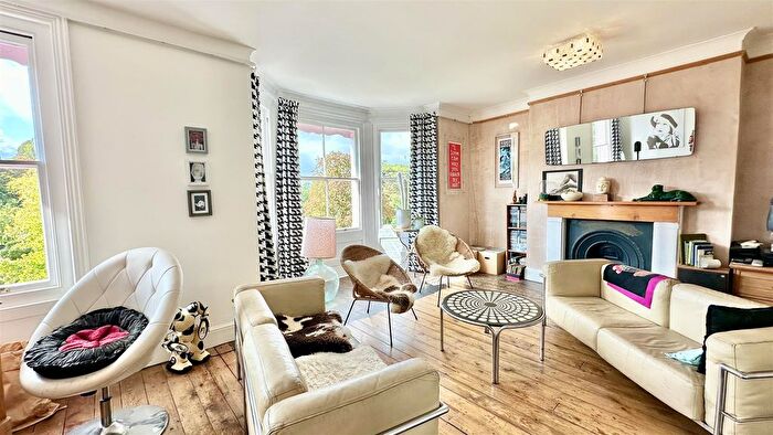 4 Bedroom Terraced House For Sale In St. Helens Road, Hastings, TN34