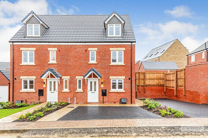 4 Bedroom Semi-Detached House To Rent In Alva Close, Corby, NN17