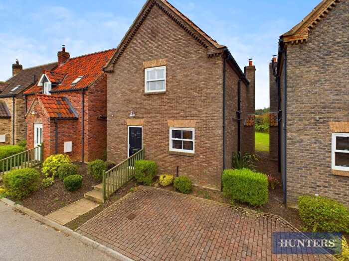 3 Bedroom Detached House For Sale In Turnberry Drive, The Bay, Filey, YO14