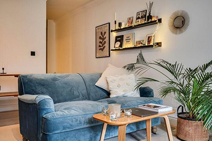 1 Bedroom Flat For Sale In Sanderstead Road, Sanderstead, Surrey, CR2