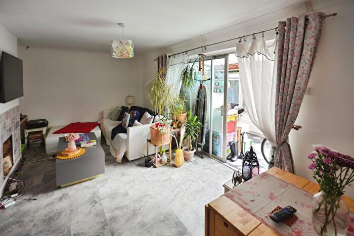 3 Bedroom Terraced House For Sale In Briardale, Stevenage, SG1