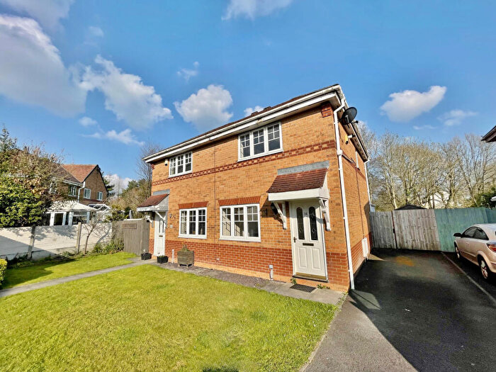 3 Bedroom Semi-Detached House To Rent In Cloughfield, Penwortham, Preston, PR1